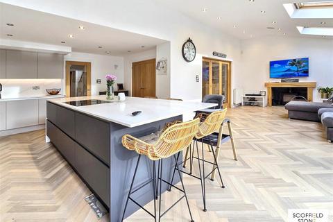 5 bedroom detached house for sale, Churchill Drive, Hilton, Derby
