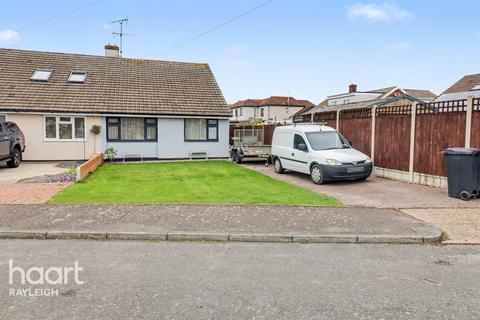 3 bedroom semi-detached bungalow for sale, Torquay Close, Rayleigh
