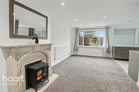 3 bedroom semi-detached bungalow for sale, Torquay Close, Rayleigh