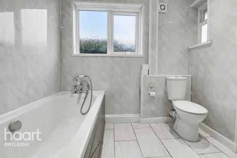 3 bedroom semi-detached bungalow for sale, Torquay Close, Rayleigh