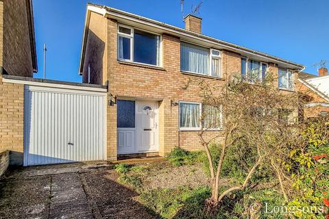 3 bedroom semi-detached house for sale, St Guthlac Close, Swaffham