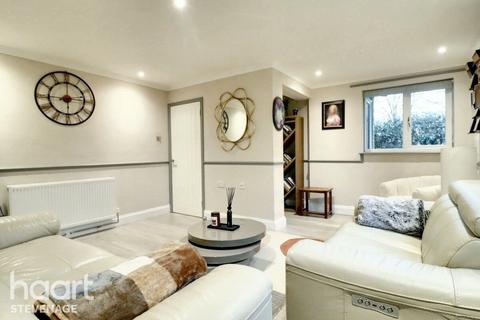 3 bedroom end of terrace house for sale, Derby Way, Stevenage