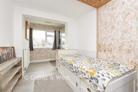 4 bedroom semi-detached house for sale, Emlyn Road, Horley, Surrey