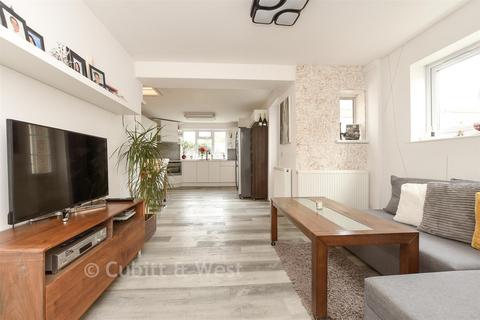 Emlyn Road, Horley, Surrey