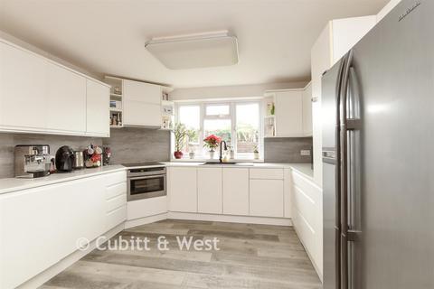 4 bedroom semi-detached house for sale, Emlyn Road, Horley RH6