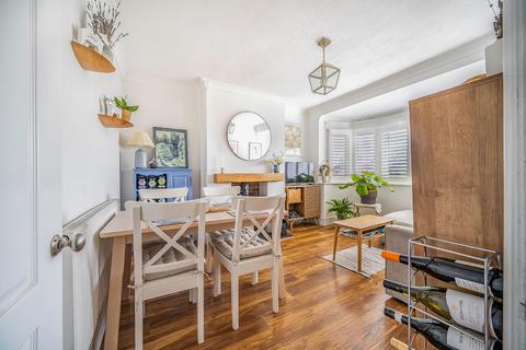 2 bedroom flat for sale, Eynsford Close, Petts Wood, Orpington