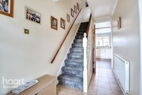 3 bedroom terraced house for sale, Dordells, Basildon