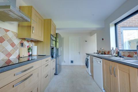 4 bedroom detached house for sale, Rolfe Drive, Burgess Hill, RH15