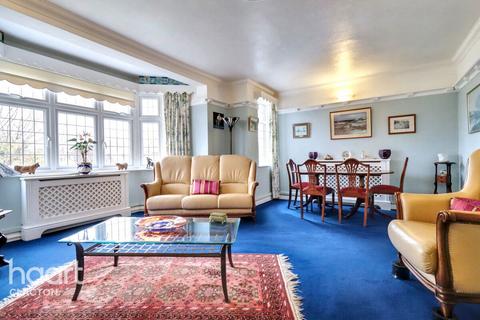 3 bedroom apartment for sale, Eton Court, Eton Road, Frinton-on-Sea