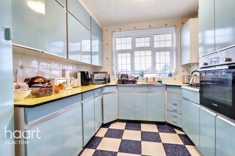 3 bedroom apartment for sale, Eton Court, Eton Road, Frinton-on-Sea