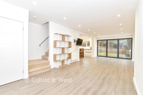 4 bedroom semi-detached house for sale, Montgomery Walk, Waterlooville, Hampshire