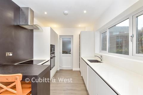 4 bedroom semi-detached house for sale, Montgomery Walk, Waterlooville, Hampshire