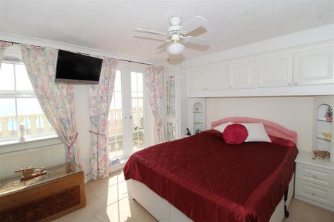 3 bedroom terraced house for sale, Martello Road, Seaford