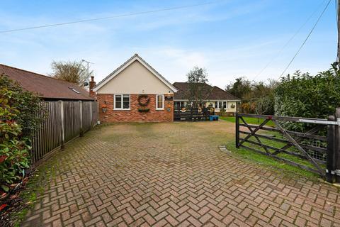 3 bedroom detached bungalow for sale, South Hanningfield Road, Rettendon Common, Chelmsford, CM3