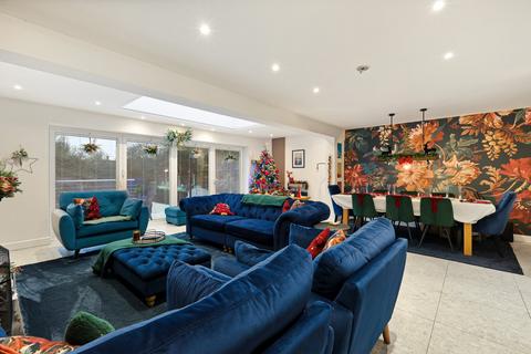3 bedroom detached bungalow for sale, South Hanningfield Road, Rettendon Common, Chelmsford, CM3