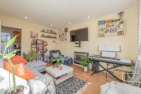 2 bedroom semi-detached house for sale, Meadow Park Road, Stourbridge
