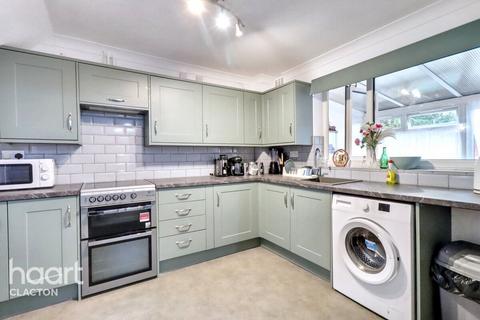 3 bedroom semi-detached house for sale, Kingsman Drive, Clacton-On-Sea
