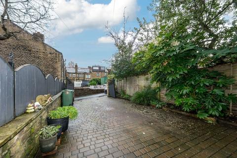 3 bedroom terraced house for sale, Linden Road, Birkby, Huddersfield, HD2