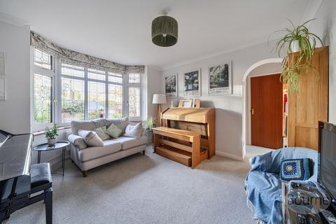 4 bedroom detached house for sale, West Close, Farnham, Surrey, GU9