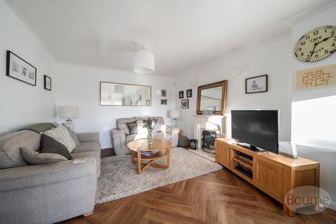 4 bedroom detached house for sale, West Close, Farnham, Surrey, GU9