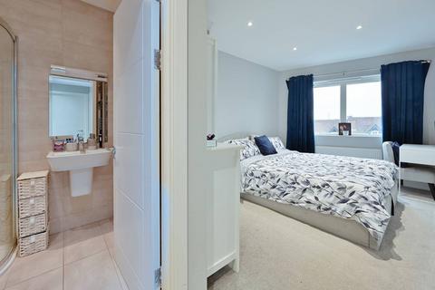 2 bedroom flat for sale, St Albans Road, Watford, WD24
