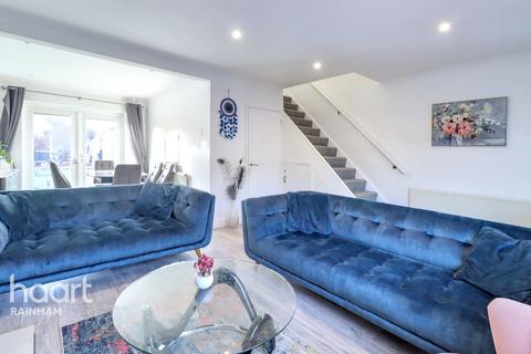 Stoke Road, Rainham, RM13 9SF