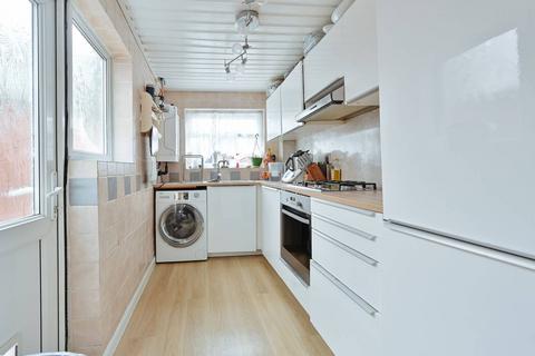 2 bedroom terraced house for sale, Chester Road, Watford, WD18