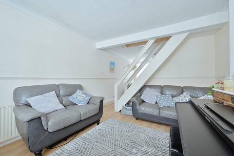 2 bedroom terraced house for sale, Chester Road, Watford, WD18