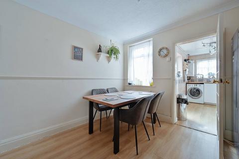 2 bedroom terraced house for sale, Chester Road, Watford, WD18