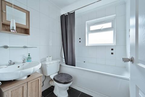 1 bedroom flat for sale, Lower High Street, Watford, WD17
