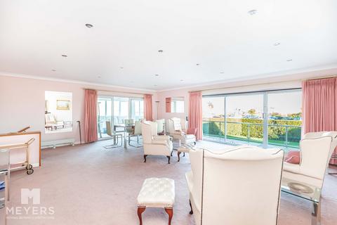2 bedroom bungalow for sale, Rolls Drive, Bournemouth, BH6 4