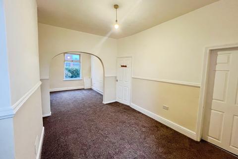 2 bedroom end of terrace house to rent, Waverley Road, Sale, Greater Manchester, M33