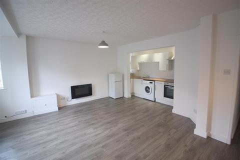 2 bedroom apartment to rent, Highbury Road, Bulwell, Nottingham, NG6 9AF