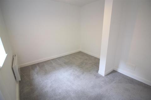 2 bedroom apartment to rent, Highbury Road, Bulwell, Nottingham, NG6 9AF