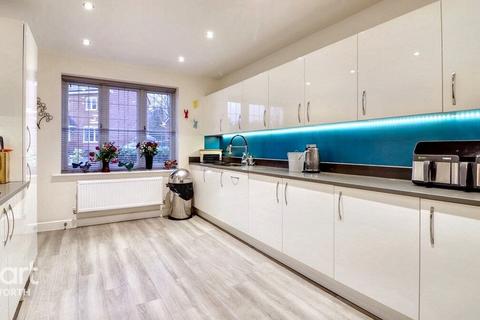 5 bedroom detached house for sale, Harris Way, Kenilworth