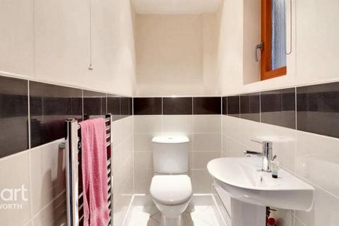 undefined, Abbey End, Kenilworth