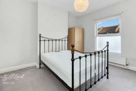 4 bedroom end of terrace house for sale, Appach Road, London SW2