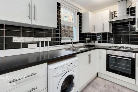 4 bedroom end of terrace house for sale, Appach Road, London SW2