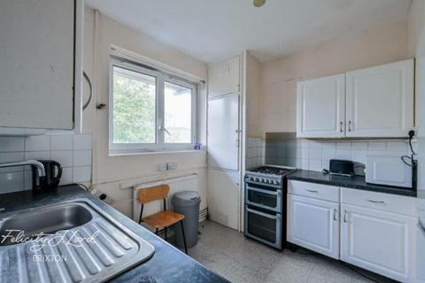 4 bedroom flat for sale, Stockwell Road, London SW9