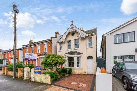 3 bedroom house to rent, Ellerton Road, Surbiton KT6