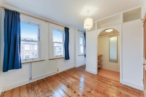 3 bedroom house to rent, Ellerton Road, Surbiton KT6