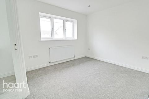 3 bedroom semi-detached house for sale, Railway Court, Thompson Terrace, Askern, Doncaster