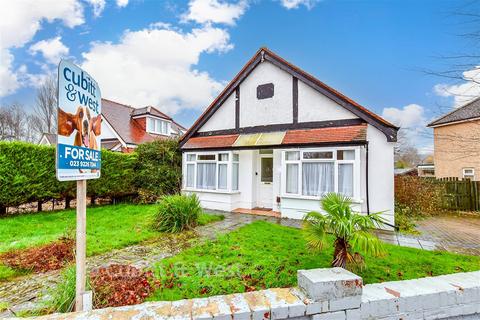 3 bedroom detached bungalow for sale, Queens Grove, Waterlooville, Hampshire
