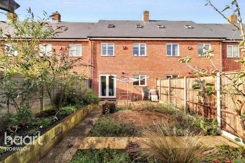 4 bedroom terraced house for sale, Carshalton Road, Norwich