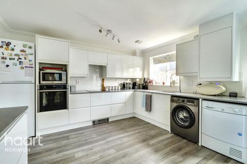 4 bedroom terraced house for sale, Carshalton Road, Norwich