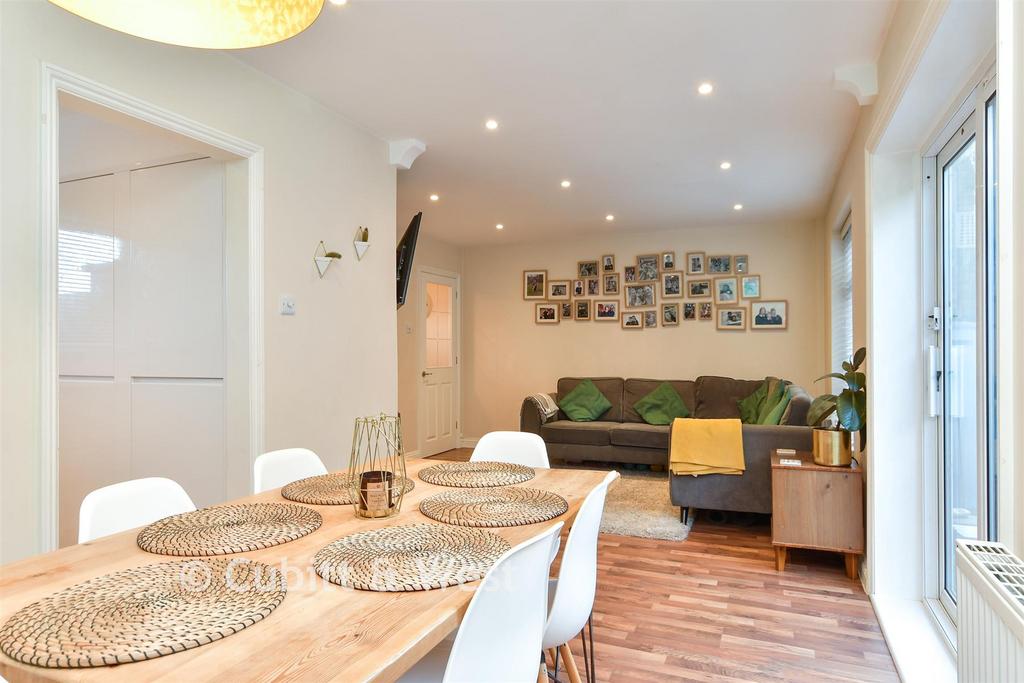 Lounge/ Diner
