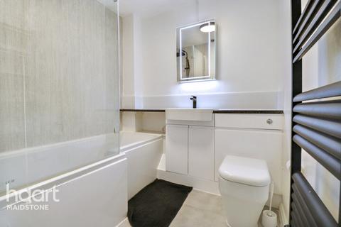2 bedroom apartment for sale, Lindisfarne Gardens, Maidstone