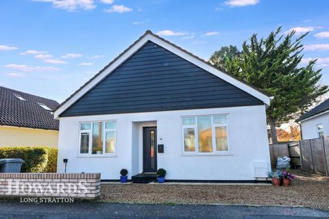 4 bedroom chalet for sale, Holmesdale Road, Brundall