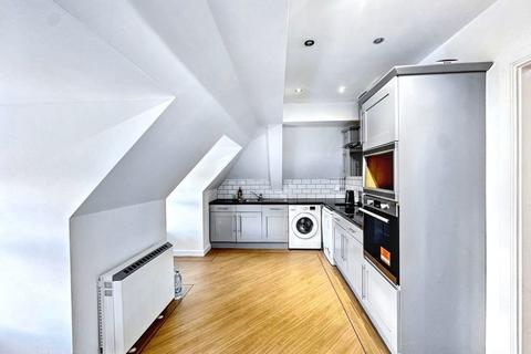 2 bedroom apartment for sale, Grosvenor Road, Westoe, South Shields, Tyne and Wear, NE33 3LU