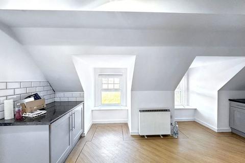 2 bedroom apartment for sale, Grosvenor Road, Westoe, South Shields, Tyne and Wear, NE33 3LU